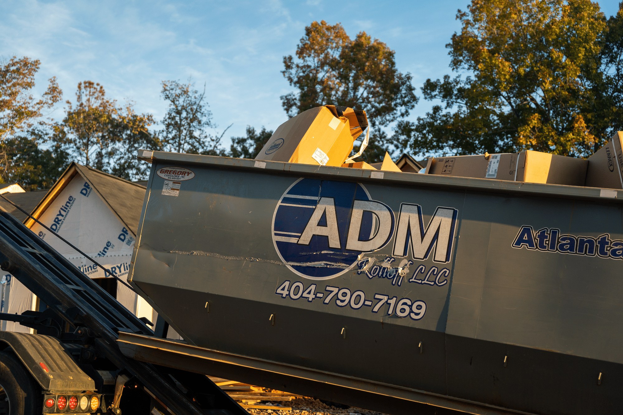 The Benefits of Using Dumpsters in Residential Construction